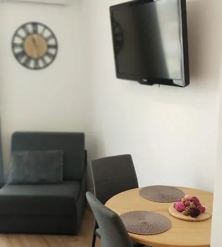 Allure Varna Апартамент *