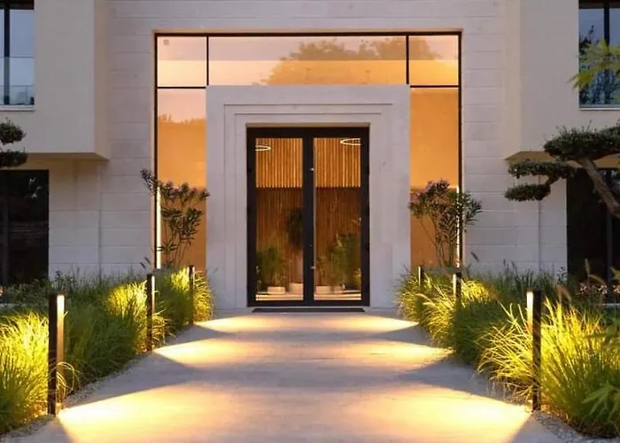 Allure Varna Апартамент *